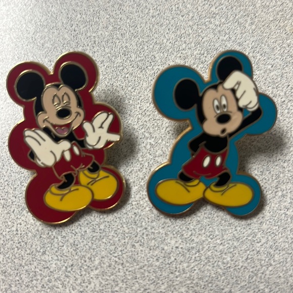 Disney Jewelry 206 Disney Expressions Booster Pins 2 Featuring